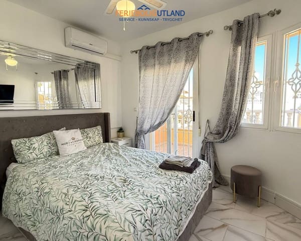 2 quarto Casa em Banda para venda em Blue Lagoon com piscina - 210 000 € (Ref: 10007010)