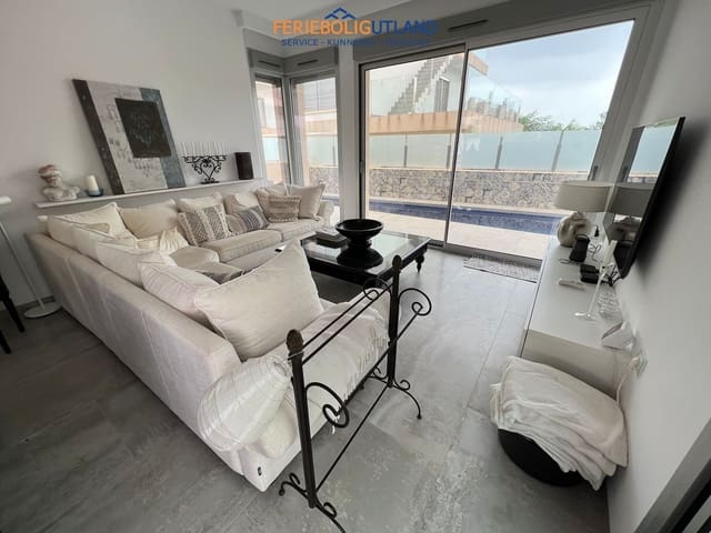 3 soverom Villa til salgs i Mil Palmeras, Pilar de la Horadada med svømmebasseng garasje - € 535 000 (Ref: 10007012)