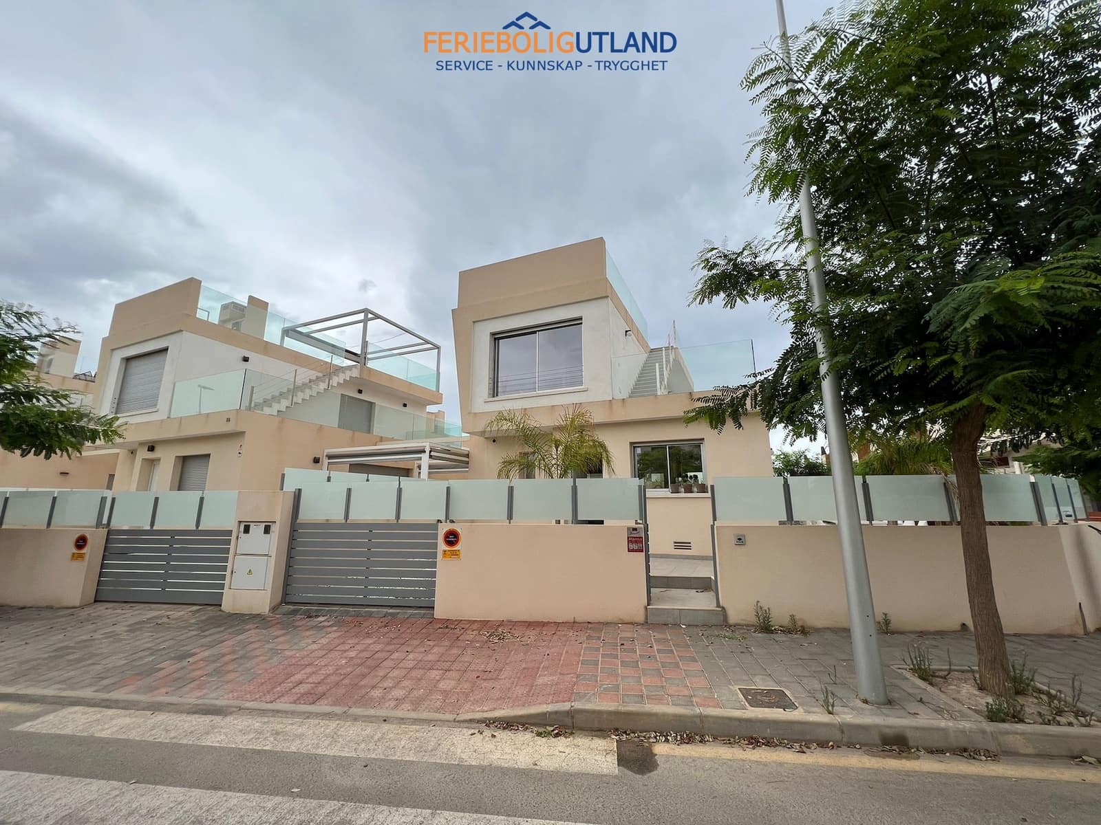 3 soverom Villa til salgs i Pilar de la Horadada med svømmebasseng garasje - € 535 000 (Ref: 10007012)
