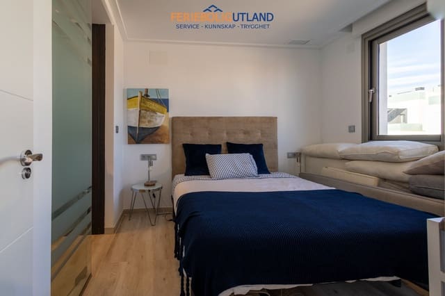 4 soverom Villa til salgs i Villamartin, Orihuela med svømmebasseng garasje - € 536 500 (Ref: 10007013)
