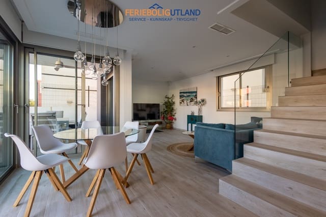 4 soverom Villa til salgs i Villamartin, Orihuela med svømmebasseng garasje - € 536 500 (Ref: 10007013)