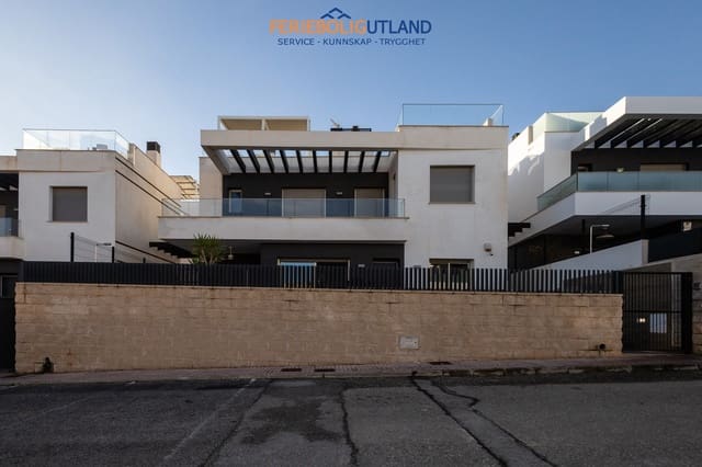 4 soverom Villa til salgs i Villamartin, Orihuela med svømmebasseng garasje - € 536 500 (Ref: 10007013)