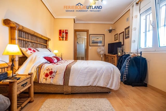 Chalet de 6 habitaciones en Los Balcones - Los Altos, Torrevieja en venta con piscina garaje - 580.000 € (Ref: 10007017)