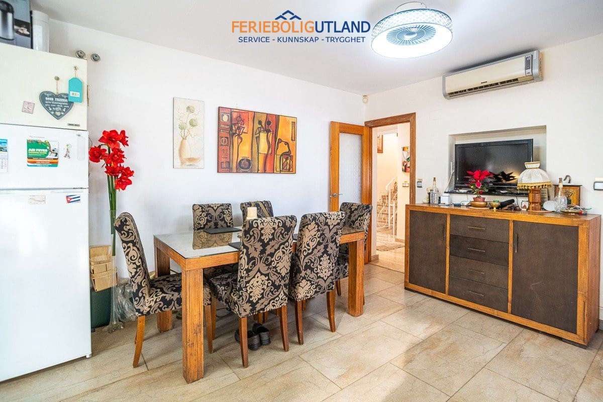 Chalet de 6 habitaciones en Torrevieja en venta con piscina garaje - 580.000 € (Ref: 10007017)
