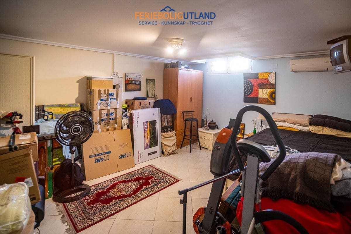 Chalet de 6 habitaciones en Torrevieja en venta con piscina garaje - 580.000 € (Ref: 10007017)