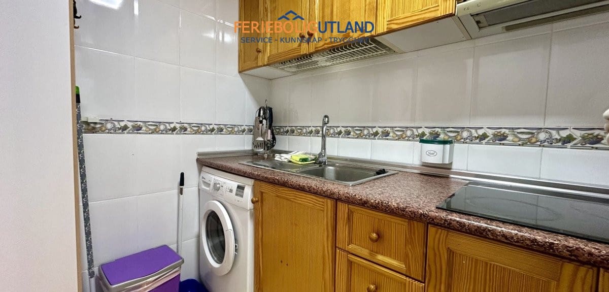 2 soverom Leilighet til salgs i Torrevieja - € 159 000 (Ref: 10007024)