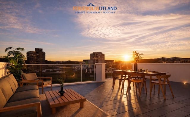 Chalet de 3 habitaciones en Centro, Los Alcázares en venta con piscina garaje - 590.000 € (Ref: 10007026)