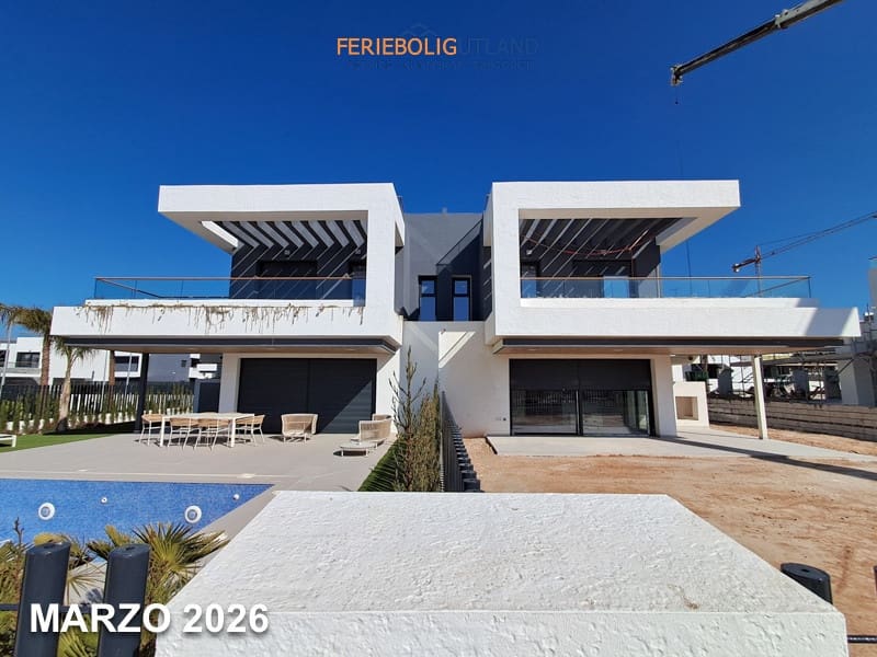 3 bedroom Bungalow for sale in Aguas Nuevas with pool garage - € 450,000 (Ref: 10007030)