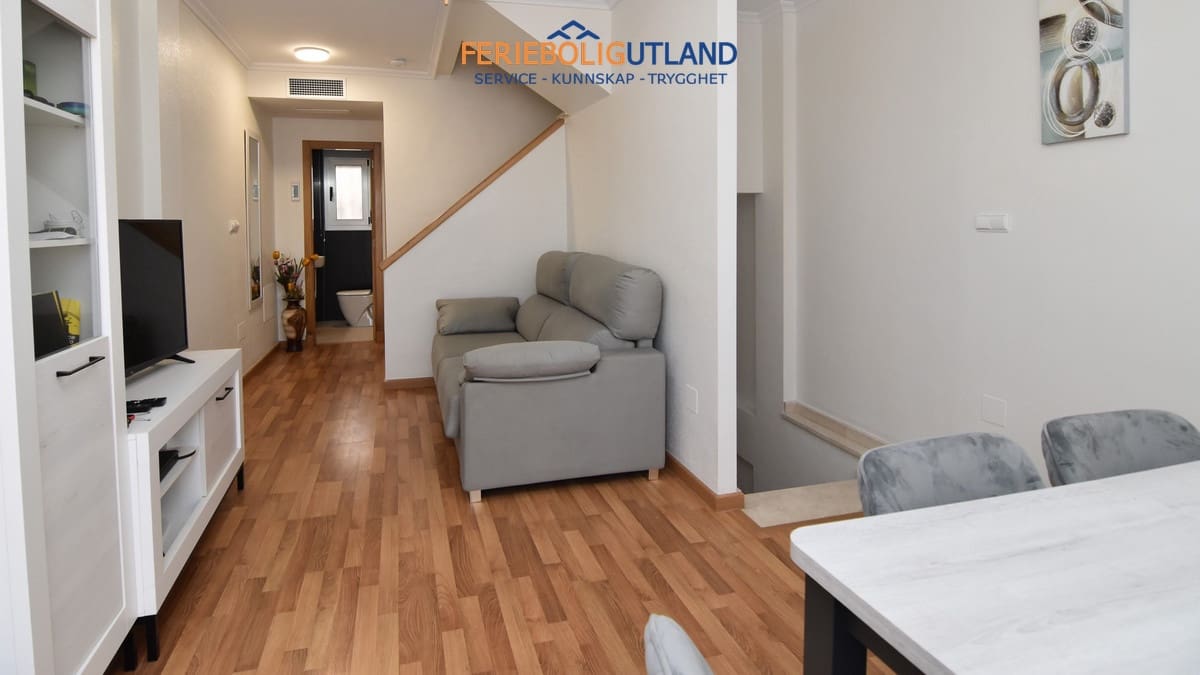 3 soverom Hus til salgs i Guardamar del Segura med svømmebasseng garasje - € 287 000 (Ref: 10007031)