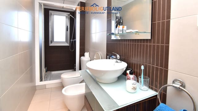 3 soverom Hus til salgs i Zona Pueblo, Guardamar del Segura med svømmebasseng garasje - € 287 000 (Ref: 10007031)