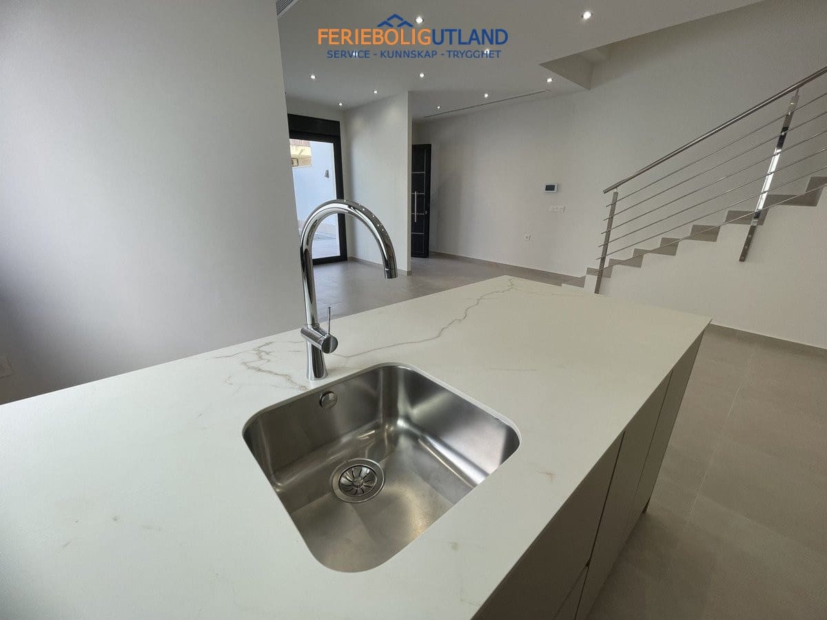 3 camera da letto Villa in vendita in Almoradi con piscina garage - 359.900 € (Rif: 10007033)