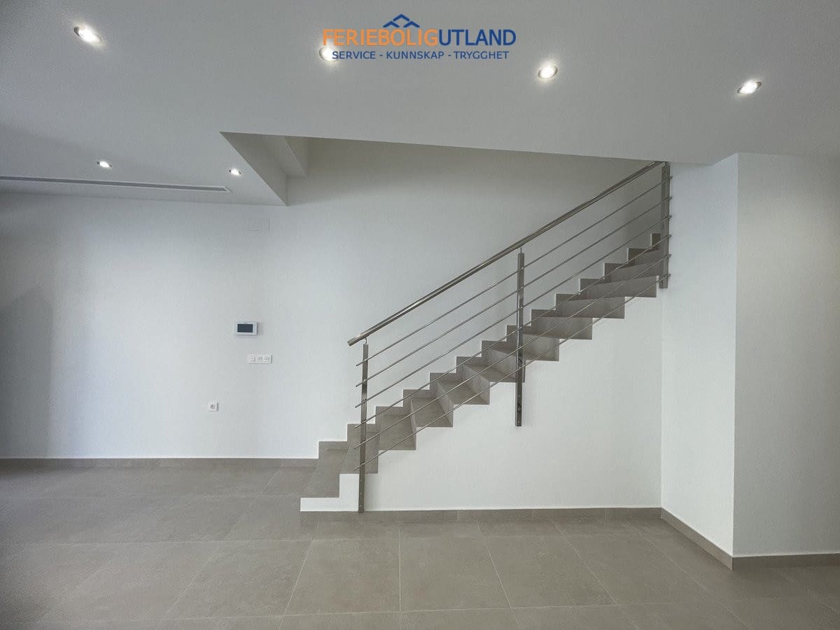3 camera da letto Villa in vendita in Almoradi con piscina garage - 359.900 € (Rif: 10007033)