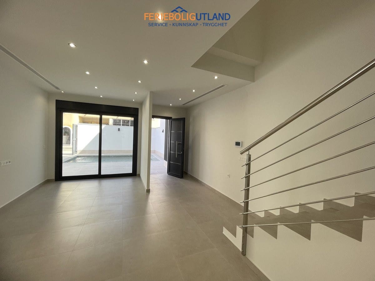 3 camera da letto Villa in vendita in Almoradi con piscina garage - 359.900 € (Rif: 10007033)