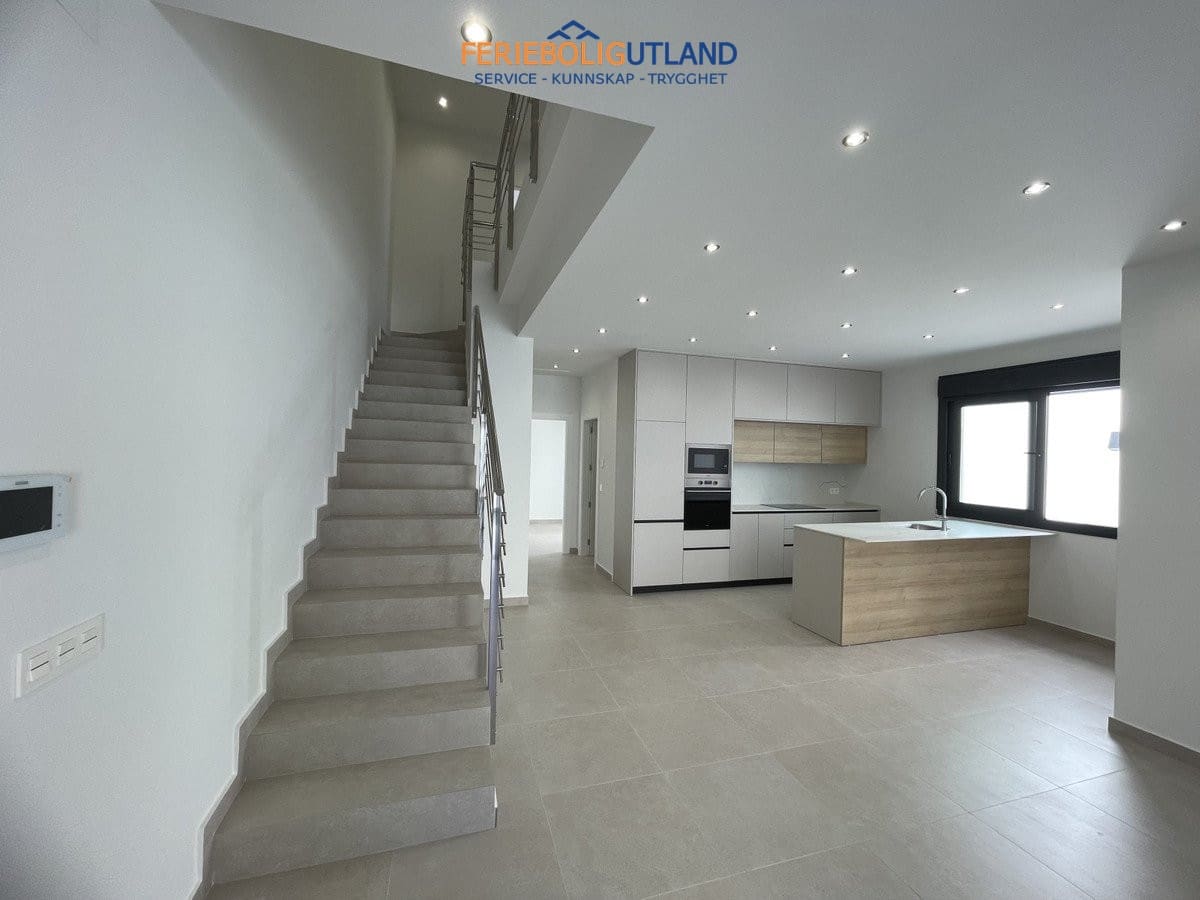 3 camera da letto Villa in vendita in Almoradi con piscina garage - 359.900 € (Rif: 10007033)