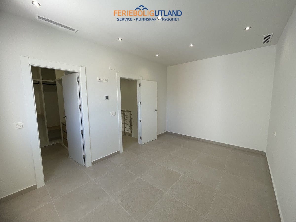 3 camera da letto Villa in vendita in Almoradi con piscina garage - 359.900 € (Rif: 10007033)