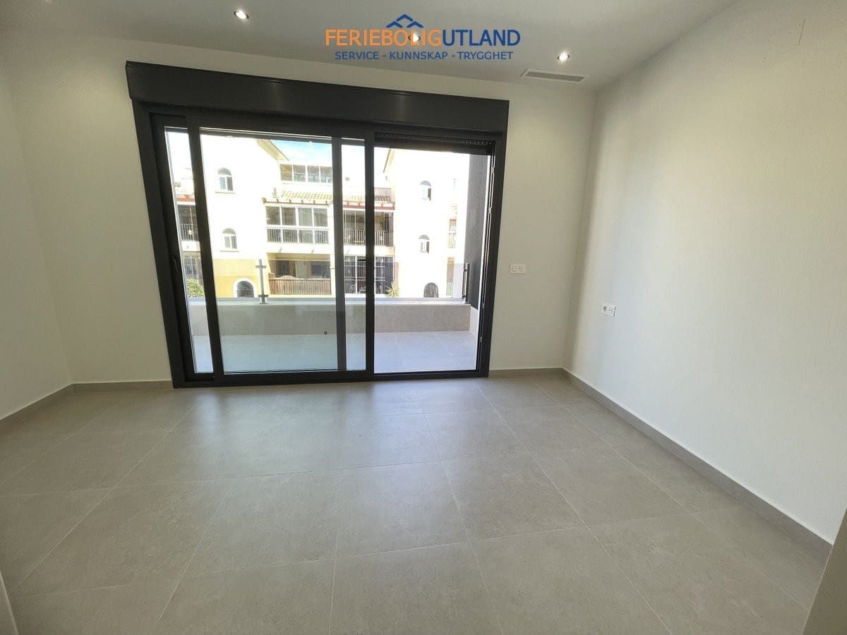 3 camera da letto Villa in vendita in Almoradi con piscina garage - 359.900 € (Rif: 10007033)