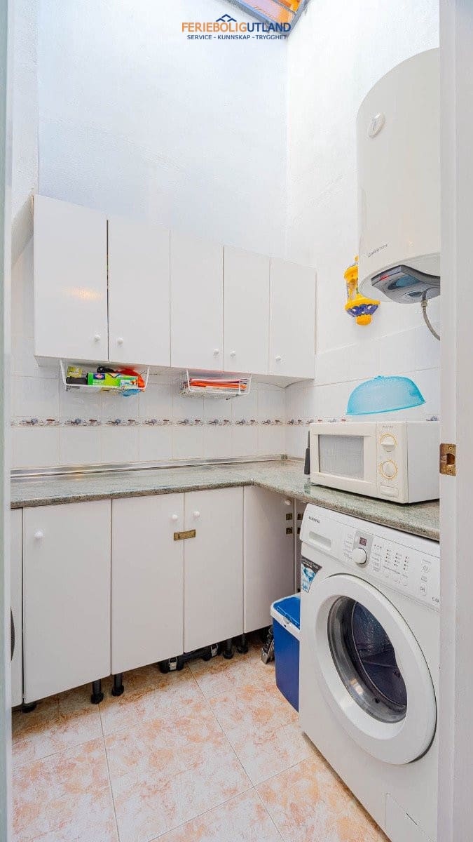 3 slaapkamer Huis te koop in Playa Flamenca met zwembad garage - € 259.000 (Ref: 10007035)
