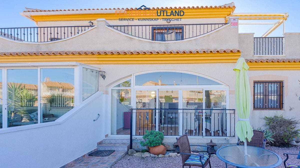 3 slaapkamer Huis te koop in Playa Flamenca met zwembad garage - € 259.000 (Ref: 10007035)