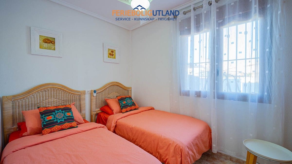 3 slaapkamer Huis te koop in Playa Flamenca met zwembad garage - € 259.000 (Ref: 10007035)