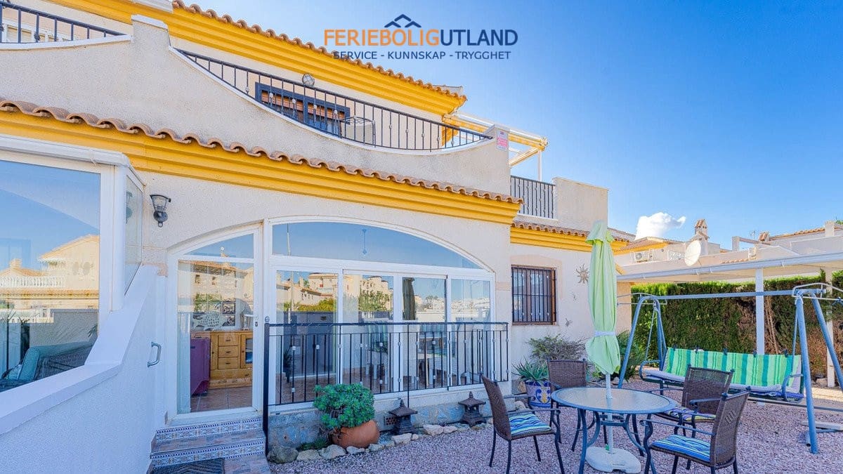 3 slaapkamer Huis te koop in Playa Flamenca met zwembad garage - € 259.000 (Ref: 10007035)