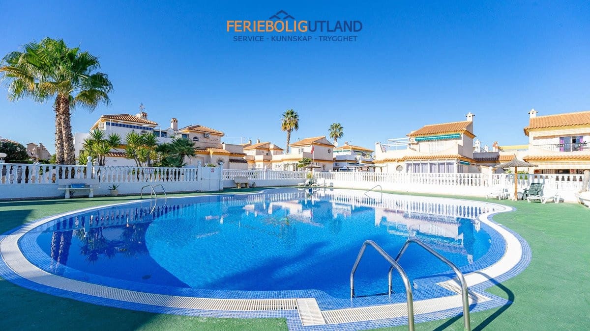 3 slaapkamer Huis te koop in Playa Flamenca met zwembad garage - € 259.000 (Ref: 10007035)
