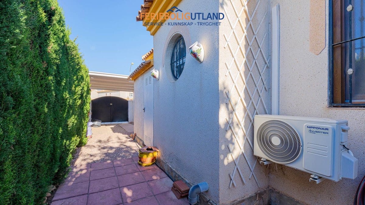 3 slaapkamer Huis te koop in Playa Flamenca met zwembad garage - € 259.000 (Ref: 10007035)
