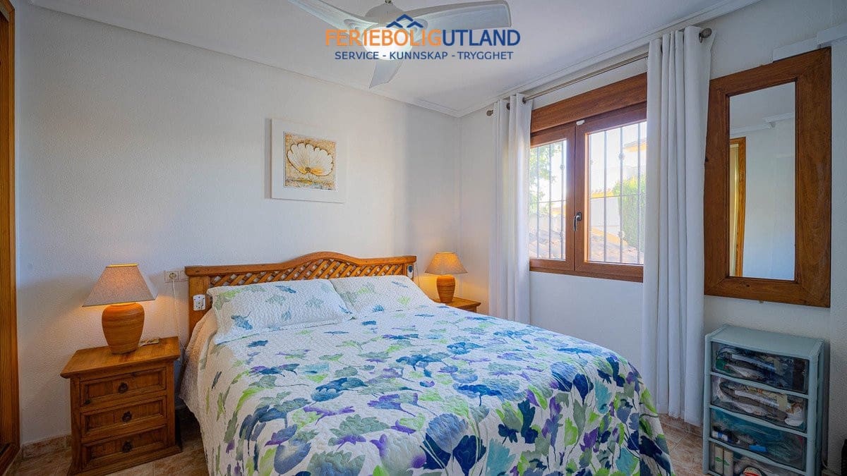 3 slaapkamer Huis te koop in Playa Flamenca met zwembad garage - € 259.000 (Ref: 10007035)