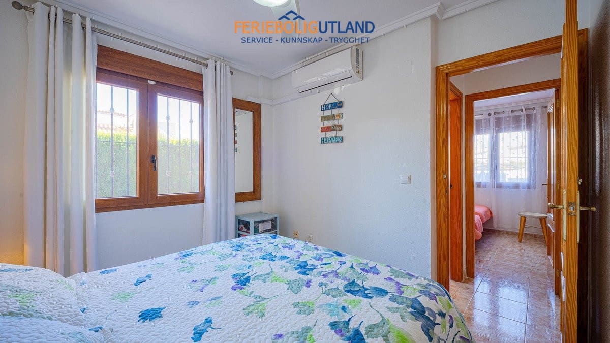 3 slaapkamer Huis te koop in Playa Flamenca met zwembad garage - € 259.000 (Ref: 10007035)