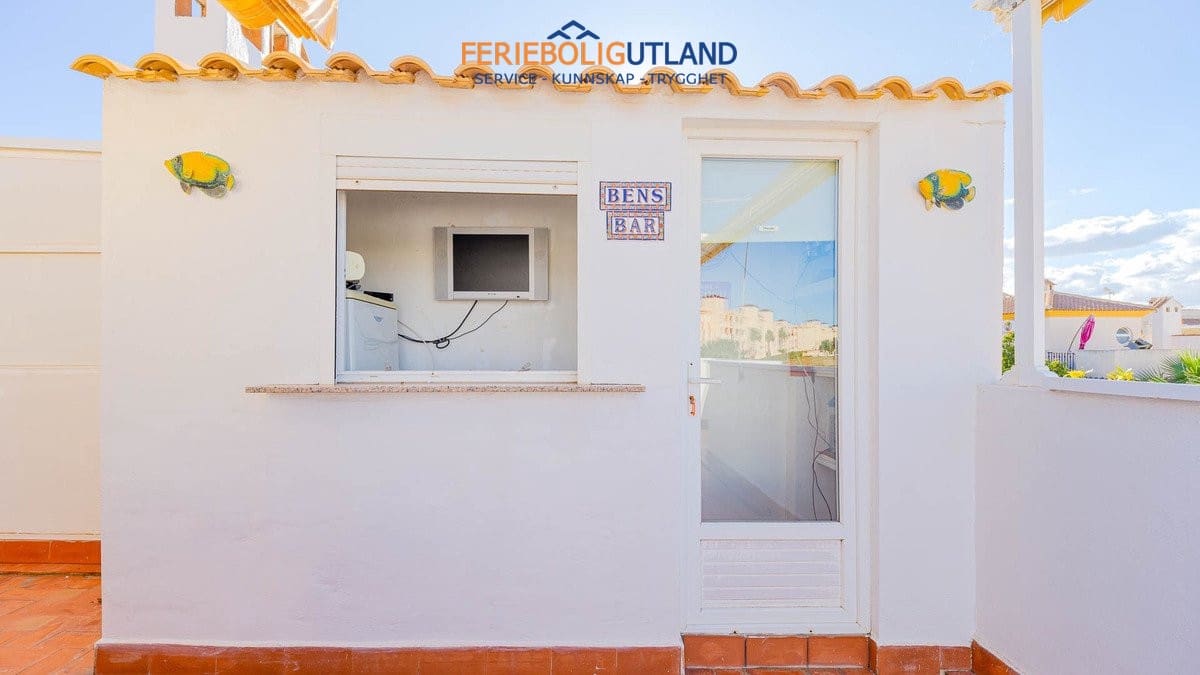 3 slaapkamer Huis te koop in Playa Flamenca met zwembad garage - € 259.000 (Ref: 10007035)
