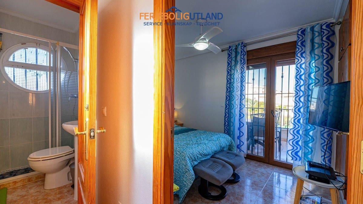 3 slaapkamer Huis te koop in Playa Flamenca met zwembad garage - € 259.000 (Ref: 10007035)