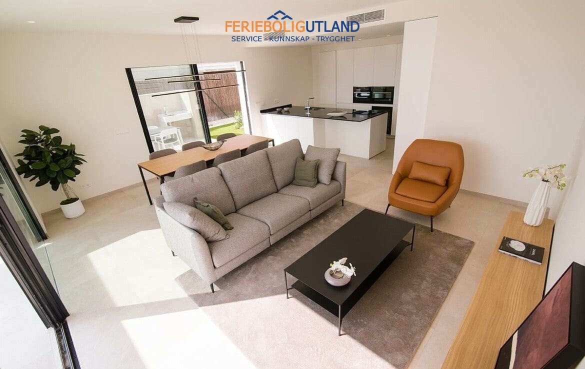3 soverom Villa til salgs i Los Montesinos med svømmebasseng garasje - € 475 000 (Ref: 10007037)