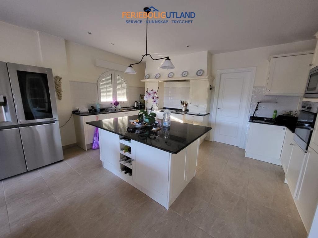 4 chambre Villa/Maison à vendre à Playa Flamenca avec piscine - 860 000 € (Ref: 10007038)