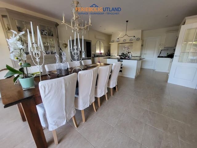 4 chambre Villa/Maison à vendre à Playa Flamenca, Orihuela avec piscine - 860 000 € (Ref: 10007038)