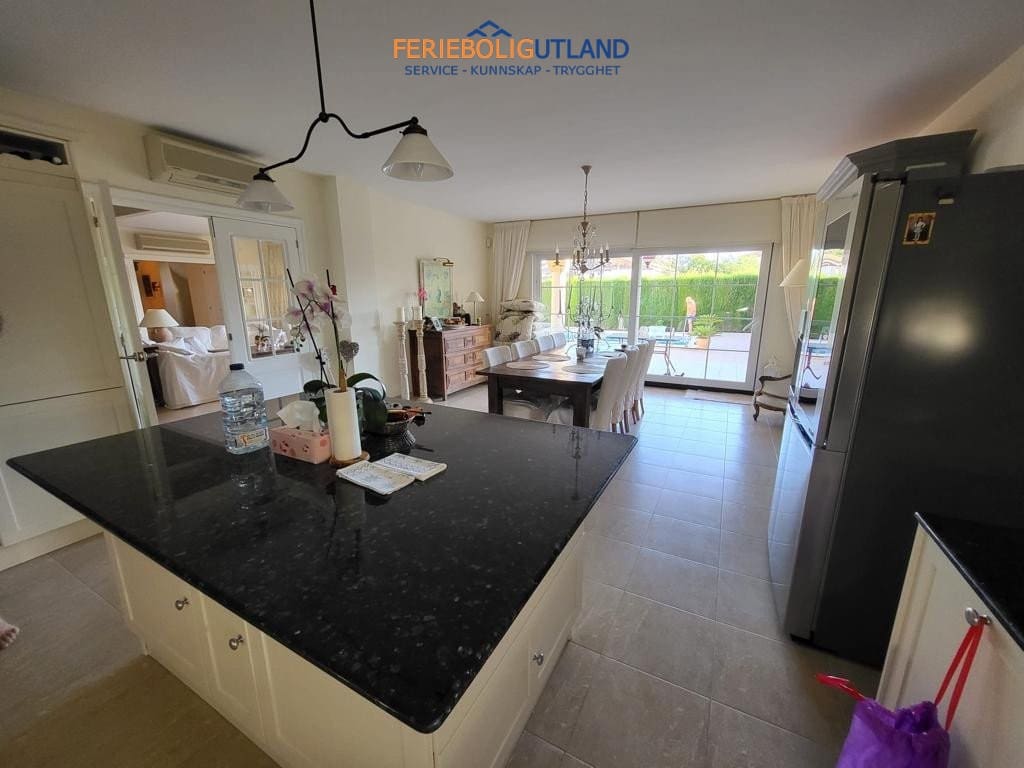 4 chambre Villa/Maison à vendre à Playa Flamenca avec piscine - 860 000 € (Ref: 10007038)