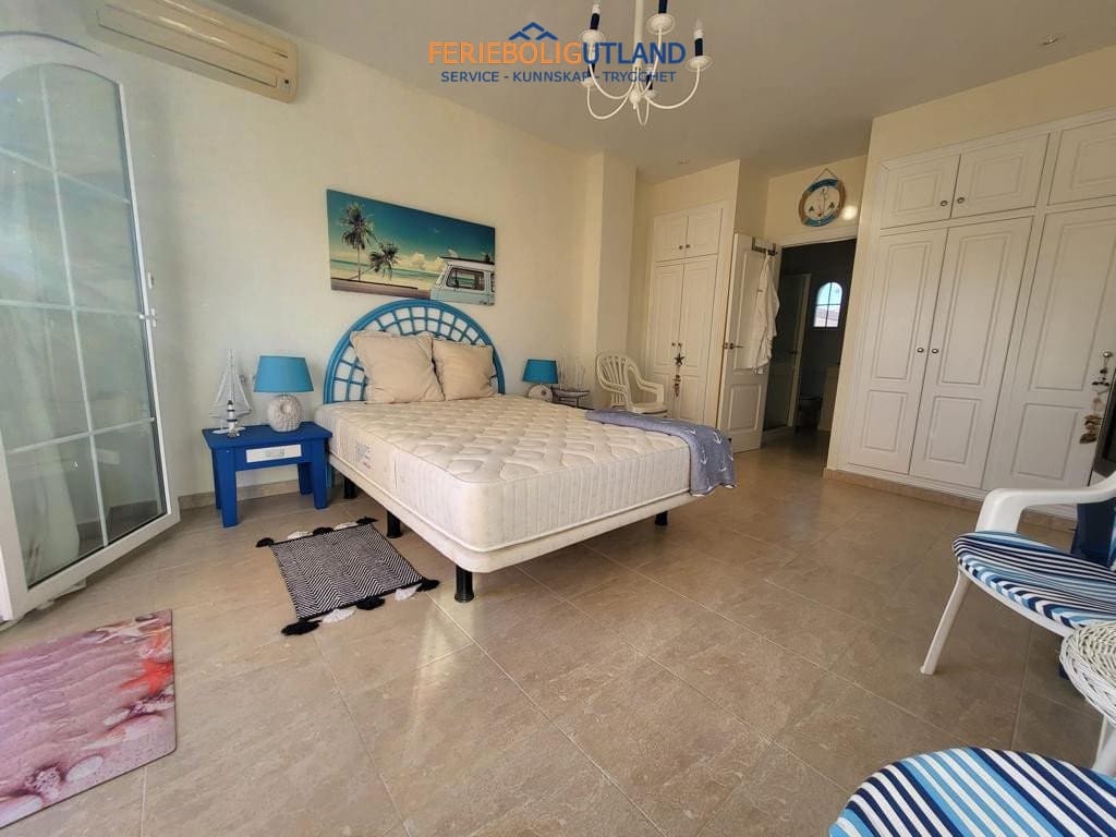 4 chambre Villa/Maison à vendre à Playa Flamenca avec piscine - 860 000 € (Ref: 10007038)