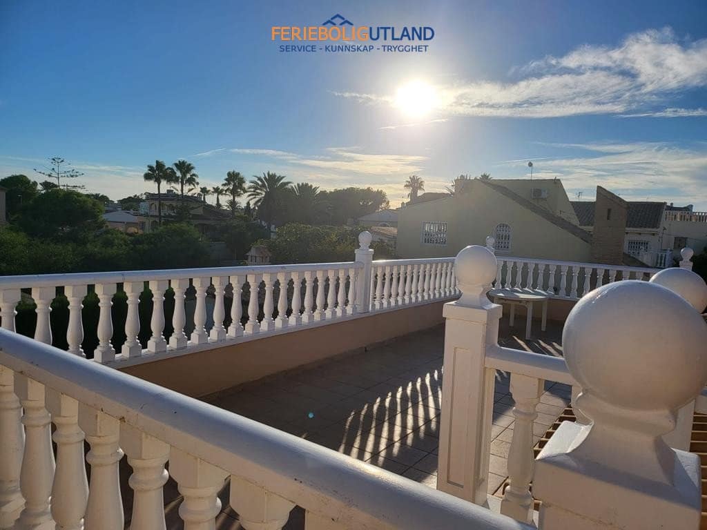 4 chambre Villa/Maison à vendre à Playa Flamenca avec piscine - 860 000 € (Ref: 10007038)