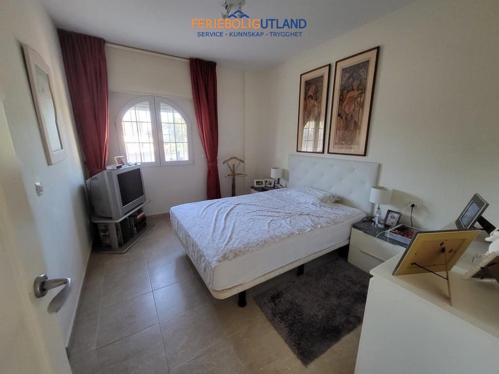 4 chambre Villa/Maison à vendre à Playa Flamenca avec piscine - 860 000 € (Ref: 10007038)