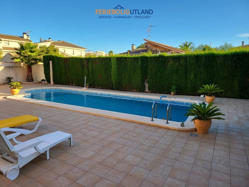 4 chambre Villa/Maison à vendre à Playa Flamenca avec piscine - 860 000 € (Ref: 10007038)