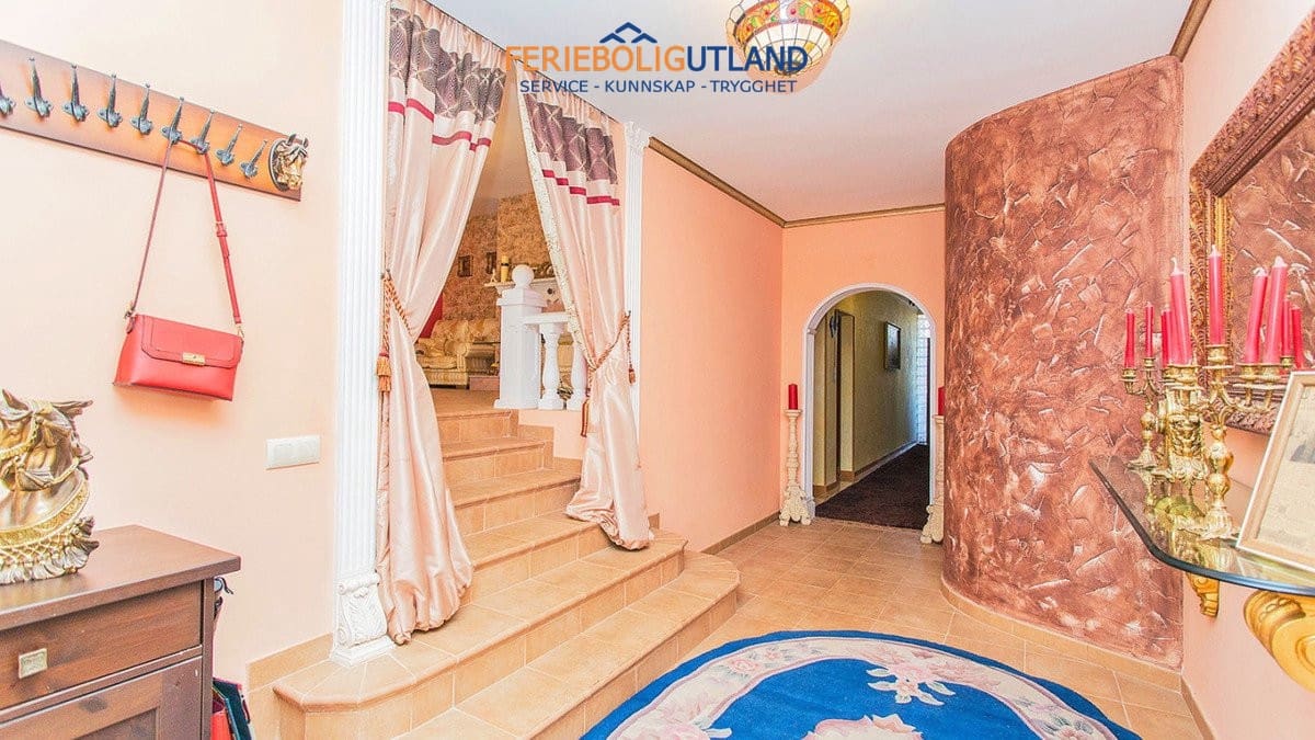 Chalet de 5 habitaciones en Los Balcones en venta con piscina - 980.000 € (Ref: 10007039)