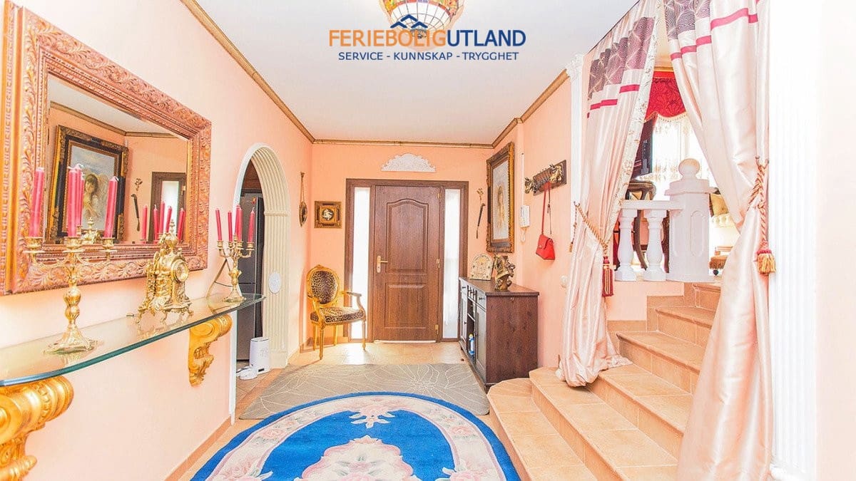 Chalet de 5 habitaciones en Los Balcones en venta con piscina - 980.000 € (Ref: 10007039)