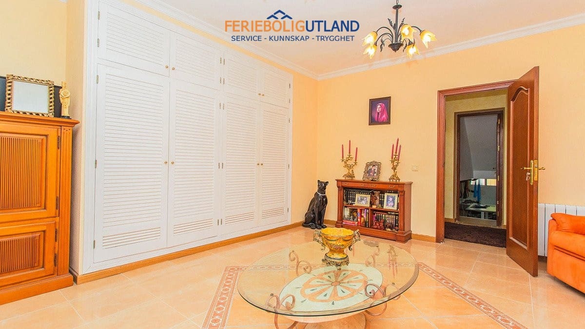 Chalet de 5 habitaciones en Los Balcones en venta con piscina - 980.000 € (Ref: 10007039)