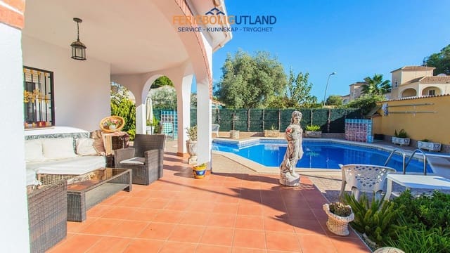 Chalet de 5 habitaciones en Los Balcones en venta con piscina - 980.000 € (Ref: 10007039)
