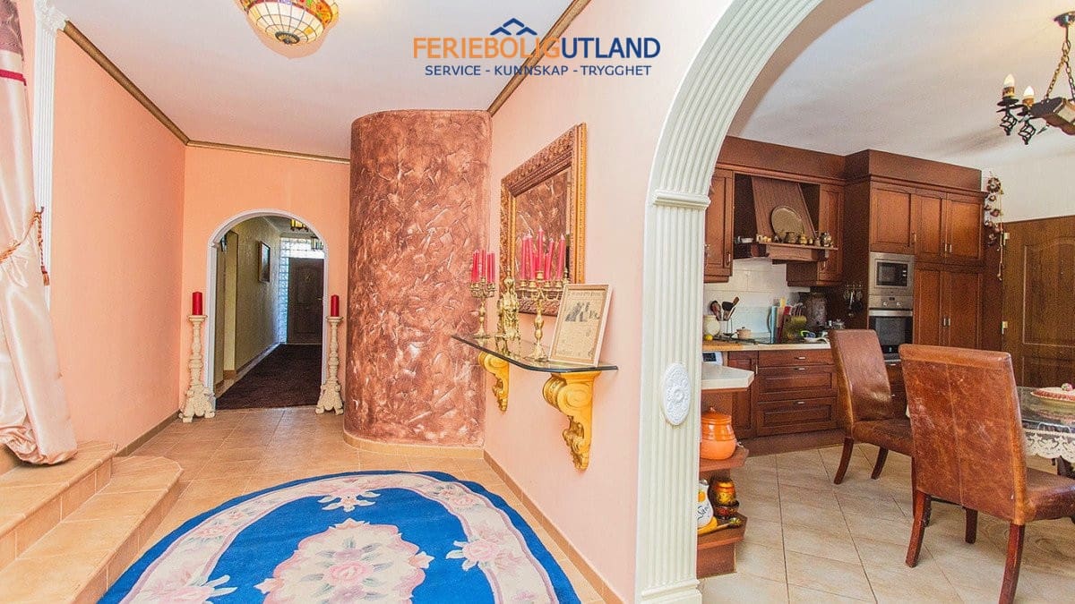Chalet de 5 habitaciones en Los Balcones en venta con piscina - 980.000 € (Ref: 10007039)