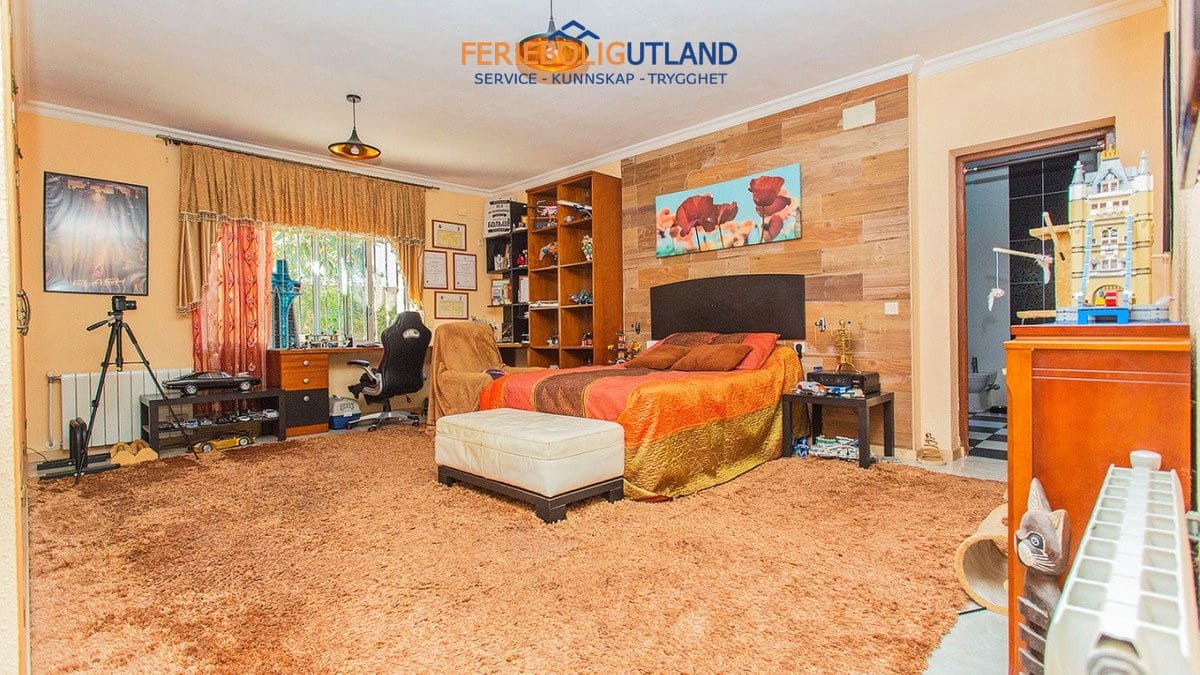 Chalet de 5 habitaciones en Los Balcones en venta con piscina - 980.000 € (Ref: 10007039)