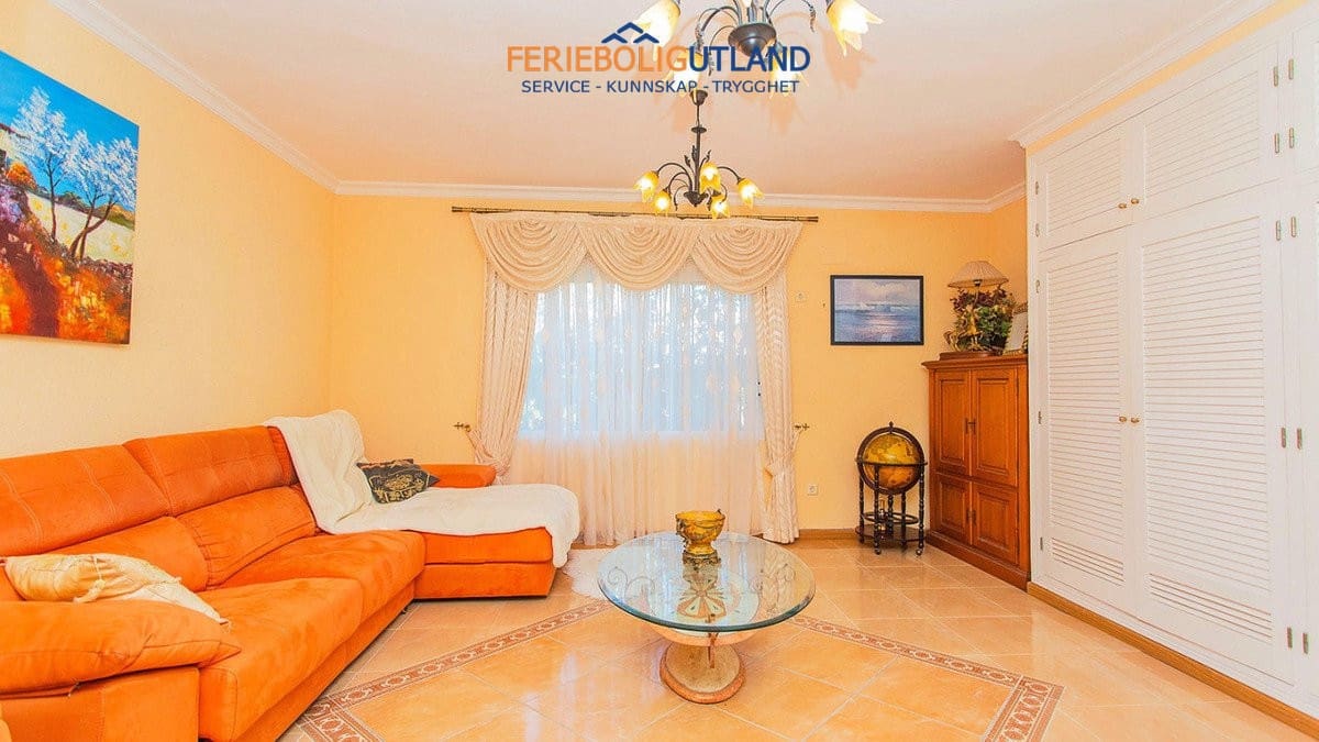 Chalet de 5 habitaciones en Los Balcones en venta con piscina - 980.000 € (Ref: 10007039)