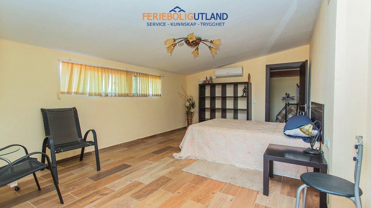Chalet de 5 habitaciones en Los Balcones en venta con piscina - 980.000 € (Ref: 10007039)