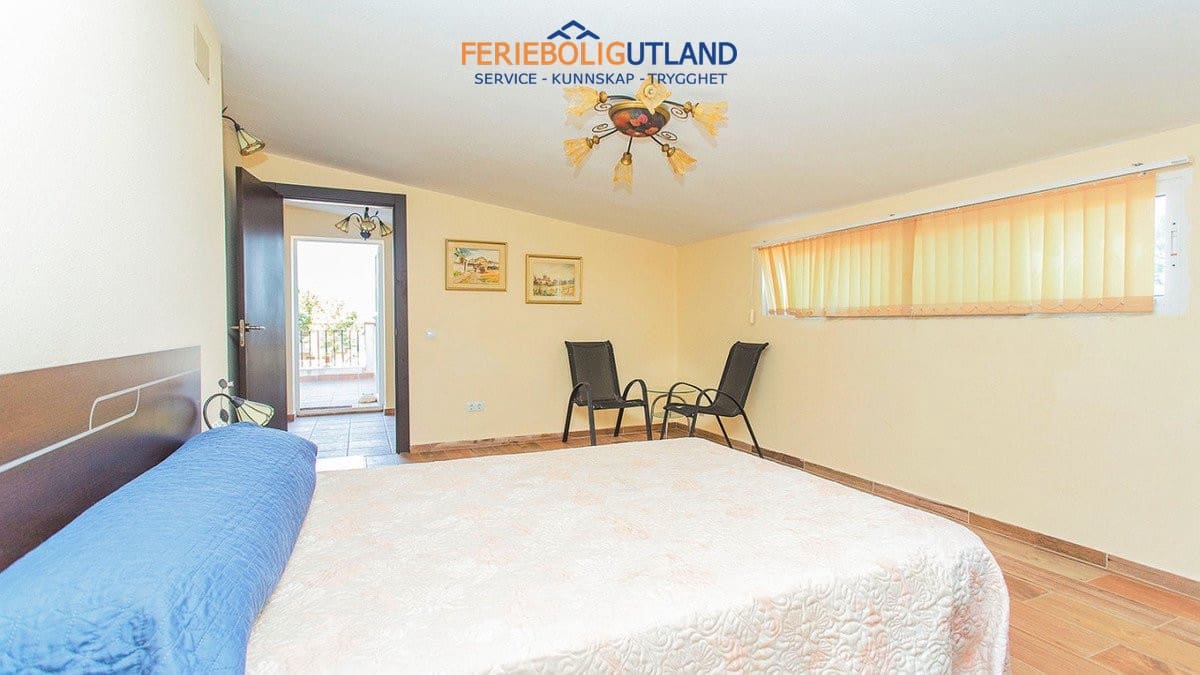 Chalet de 5 habitaciones en Los Balcones en venta con piscina - 980.000 € (Ref: 10007039)