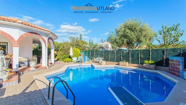 Chalet de 5 habitaciones en Los Balcones en venta con piscina - 980.000 € (Ref: 10007039)