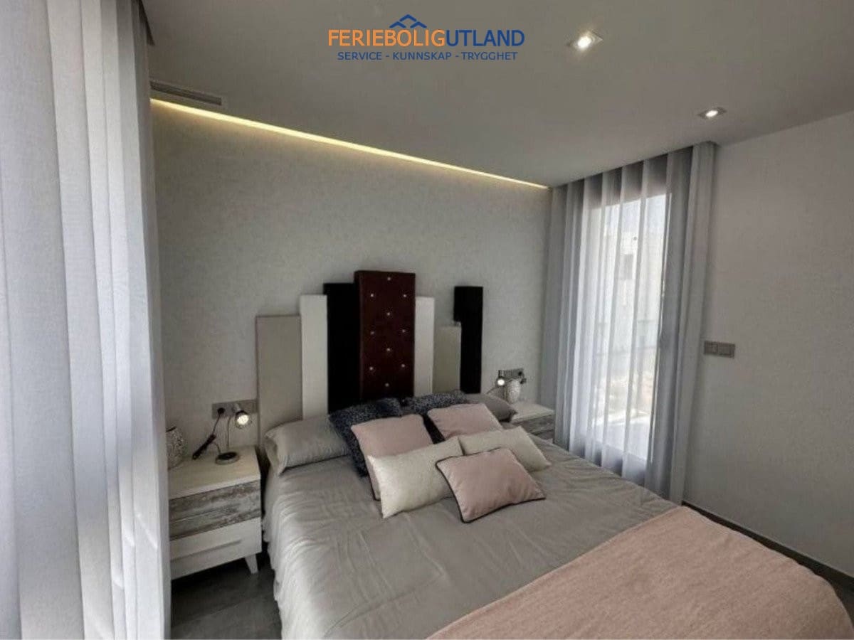 3 bedroom Villa for sale in Los Altos with pool garage - € 670,000 (Ref: 10007040)