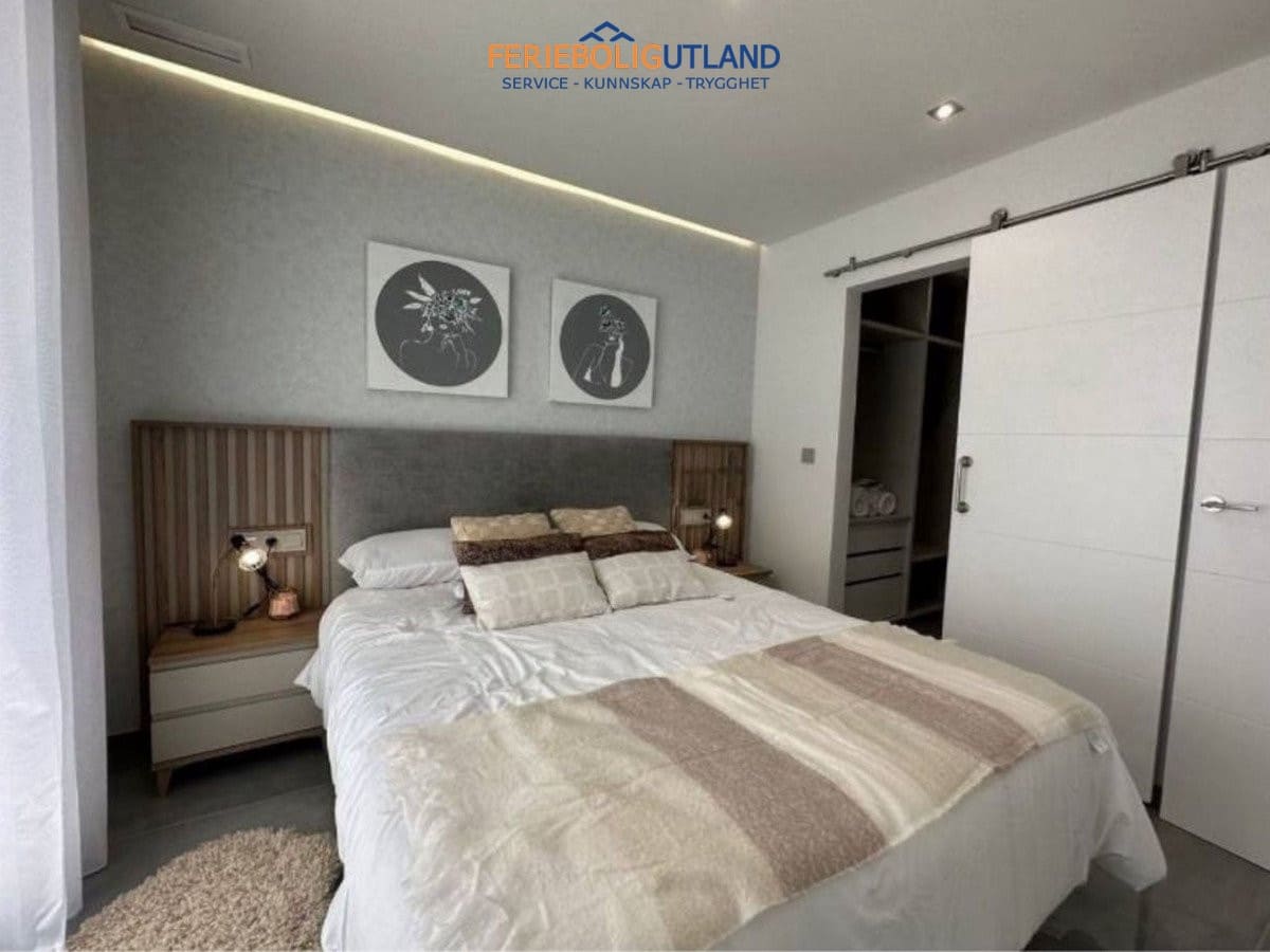 3 bedroom Villa for sale in Los Altos with pool garage - € 670,000 (Ref: 10007040)